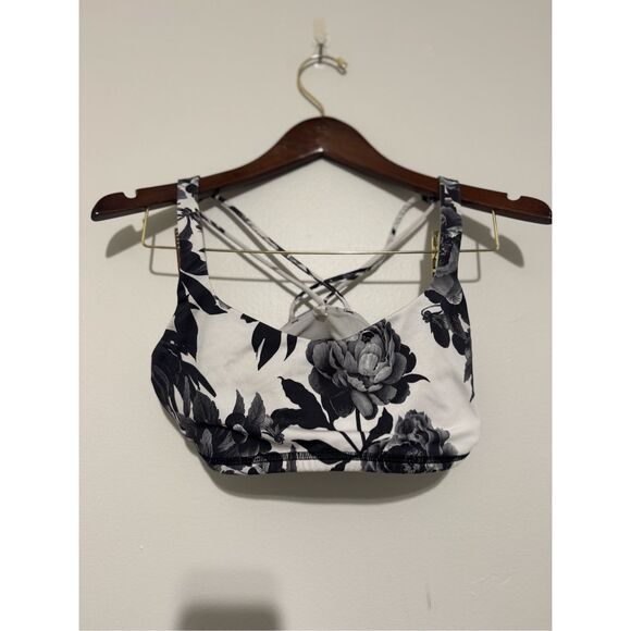lululemon athletica Other - Lululemon Size 6 Black & White Floral Sports Bra Free To Be No Padding